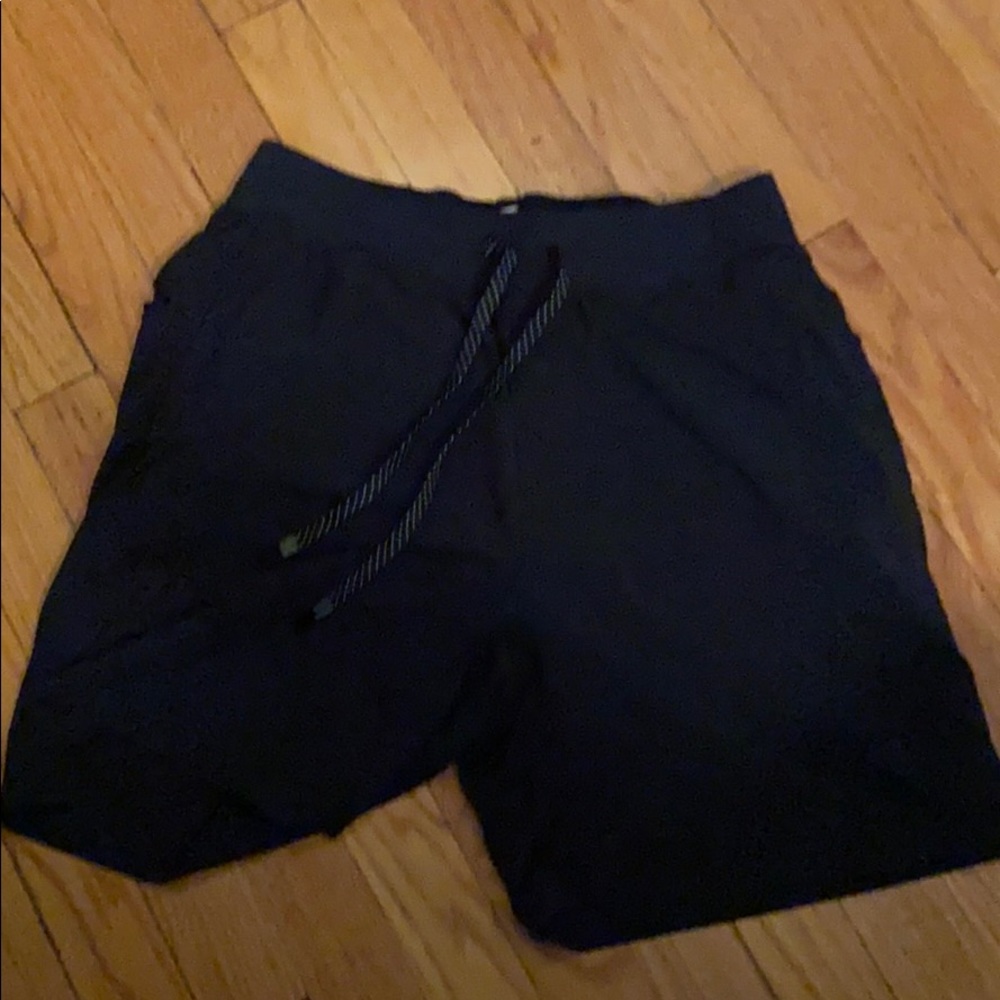 Fabletics almost new workout shorts with lining